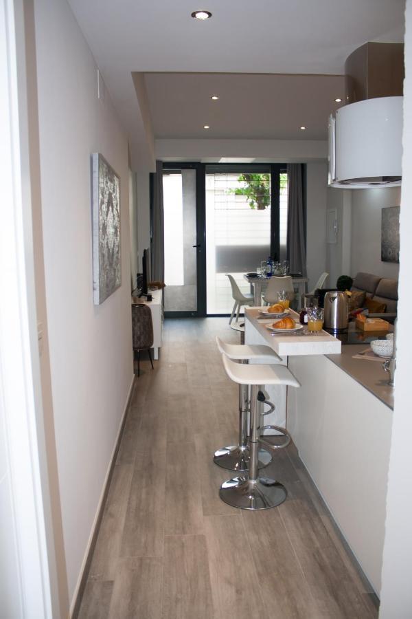 Appartement Charming Corners Azahar à Séville Extérieur photo